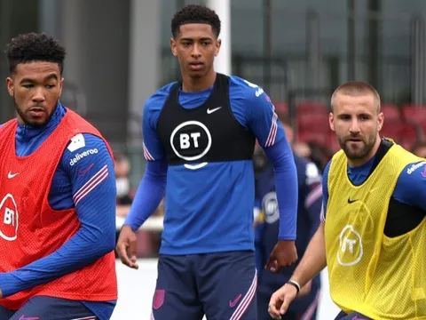 Mourinho chê Reece James và Luke Shaw