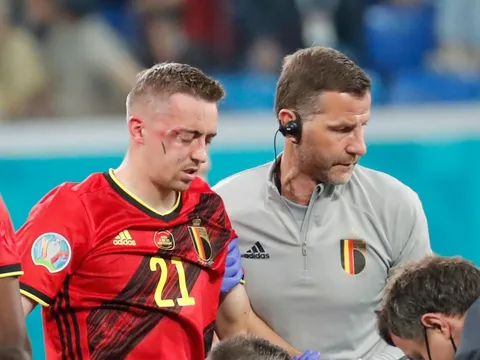 CHÍNH THỨC! Tuyển Bỉ đón cú sốc cực lớn sau trận ra quân