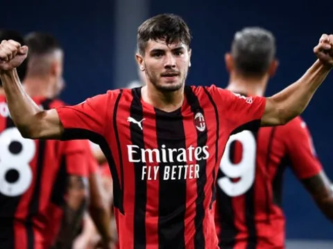 Số 10 mới tỏa sáng, AC Milan thắng mong manh ngày không Ibrahimovic