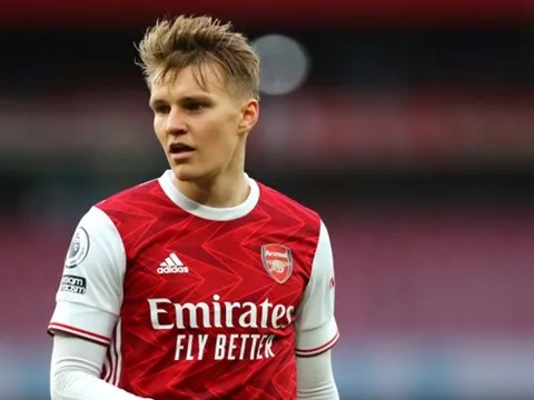 Sợ “hụt” Odegaard, Arsenal đưa “Pirlo 2.0” vào tầm ngắm