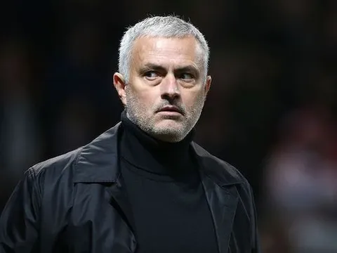 "Sợ" Jose Mourinho, Ramos xách động hàng loạt trụ cột Real làm 1 điều cho Zidane