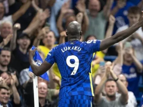 So sánh Lukaku với hàng công Man City trong mùa 2021/22
