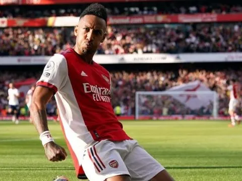 So sánh thành tích ở Arsenal của Aubameyang với Henry