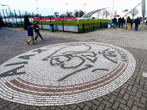 SỐC! Đội bóng Ajax Amsterdam thắng đối thủ 50 bàn