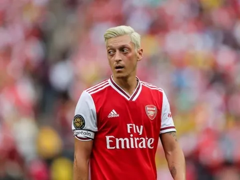 SỐC! Đồng đội ở Arsenal hé lộ sự thật, ngày tàn của Ozil đã tới?