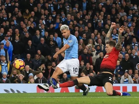SỐC! Gạt Liverpool, Aguero nói thẳng vì sao M.U mới là đối trọng