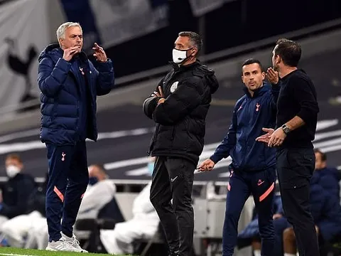 SỐC! Gạt tình thầy trò, Mourinho chửi thẳng mặt Lampard cực gay gắt