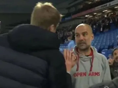 SỐC! Pep và trợ lý hành xử không thể tin sau trận thua Brighton
