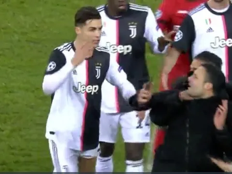 SỐC: Ronaldo nổi điên, vung tay tính 'tẩn' NHM muốn selfie