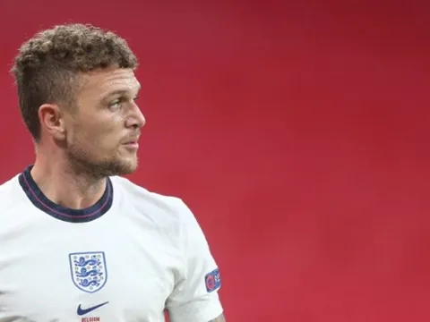 SỐC! Sao tuyển Anh "dính phốt" nghiêm trọng, bị "tống cổ" khỏi trại tập trung