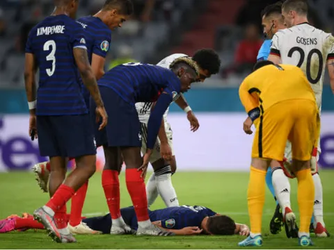 SỐC! Va chạm cực mạnh, sao tuyển Pháp bất tỉnh 10 giây