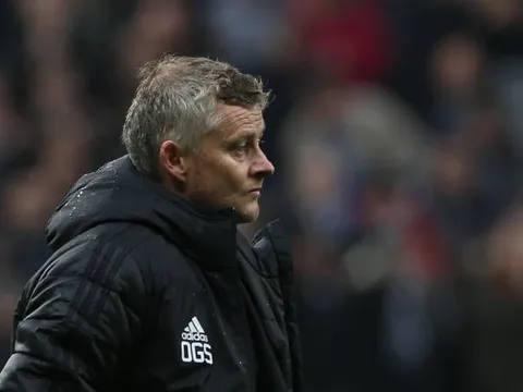 Sốc với hình ảnh cầu thủ Man United 'cãi tay đôi' khi Solsa chỉ đạo