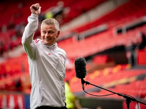 Solsa chu đáo, chờ ngày đón báu vật Man Utd về tranh tài cùng Sancho