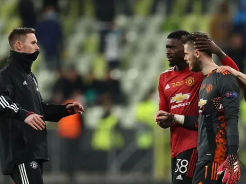 Solskajer nói rõ lý do không thay De Gea bằng Henderson trong loạt luân lưu