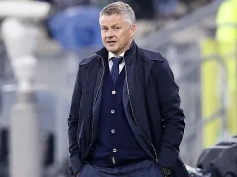 "Cavani là hậu vệ xuất sắc nhất trong đội của Ole"