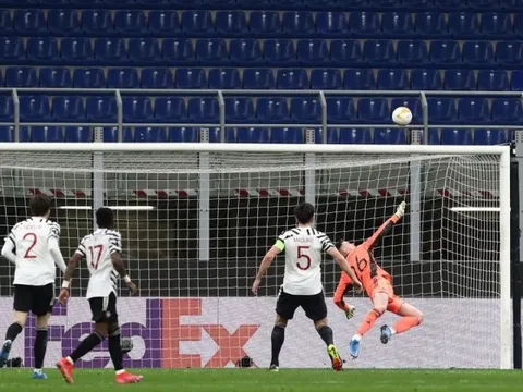 Solskjaer nói 4 từ, mở ra tương lai Dean Henderson tại M.U