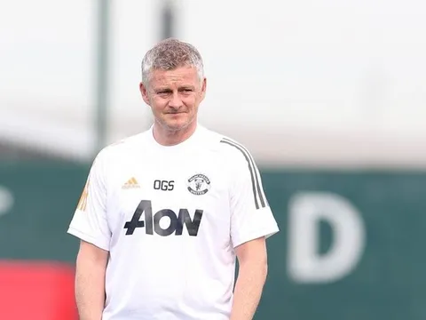 'Man Utd đang mua những cầu thủ giống nhau, đó là con dao hai lưỡi'