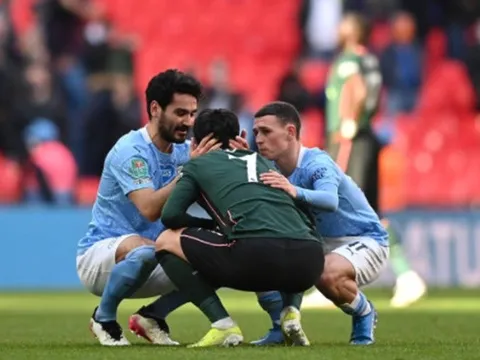 Son Heung-min bật khóc nức nở sau trận thua Man City