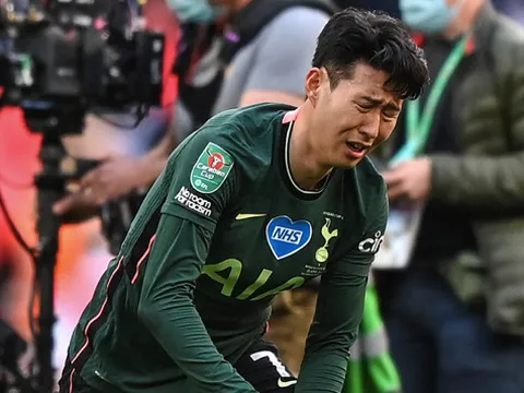 Son Heung-min khóc lớn, ngã quỵ xuống sân khi Spurs thất bại
