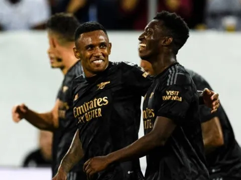 "Song sát" mới thành hình, Arsenal khởi đầu hoàn hảo