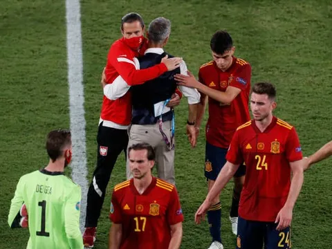 Song sát thảm họa, Tây Ban Nha đánh rơi chiến thắng