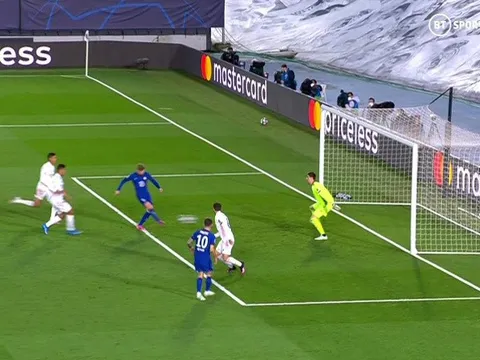 Bỏ lỡ khó tin, Werner bị chỉ trích là 'nghiệp chướng' của Chelsea