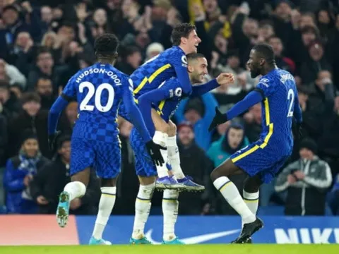 'Phù thủy' vẽ siêu phẩm, Conte ôm hận tại Stamford Bridge
