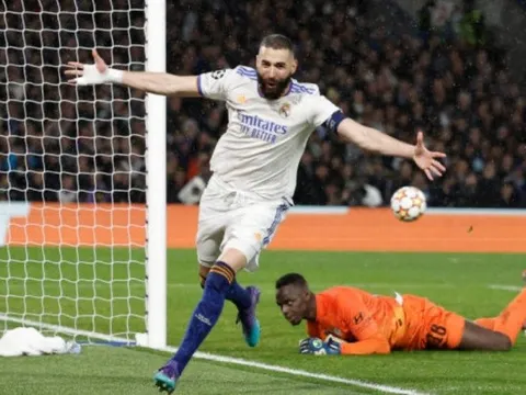 Benzema biến Mendy thành nạn nhân, nã hat-trick nhấn chìm Chelsea