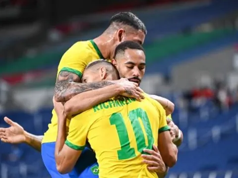 1 bàn thắng định đoạt cả kết cục, Brazil tiến vào bán kết