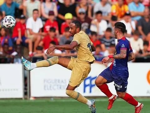 Stegen, Aubameyang tạo nên siêu phẩm cho Barca