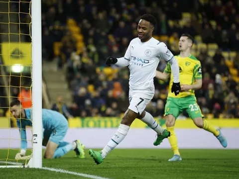Sterling lập hat-trick trong trận thắng 4-0 của Man City
