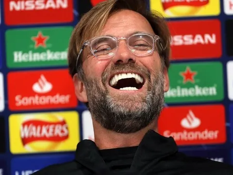 Klopp phá lên cười, phá vỡ im lặng về tương lai của Solskjaer tại Man Utd