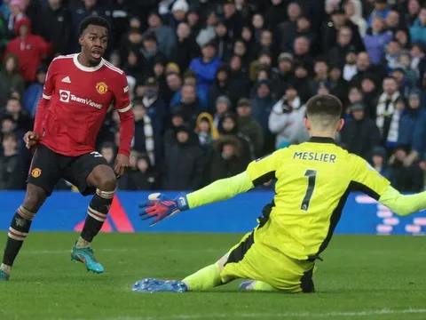 Man Utd là bậc thầy thay người; Liverpool có bộ đôi hủy diệt