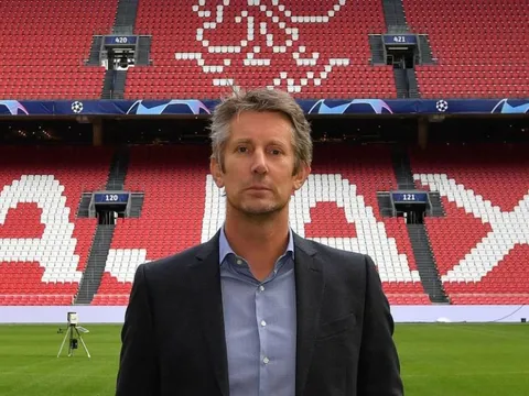 Sự khắc nghiệt của Edwin van der Sar trên ghế quản lý