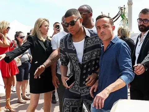 Sự kiện đầu tiên Mbappe góp mặt sau chữ ký lịch sử với PSG