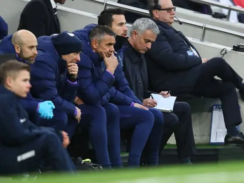 Sự thật động trời: Mourinho từng nhận tiền để không đến Tottenham?