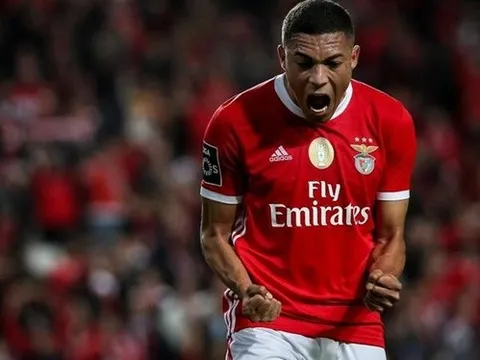 Sút bóng "hack" đến ảo diệu, Mourinho tìm được sát thủ hoàn hảo cho hàng công