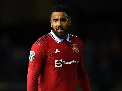 Tại sao cầu thủ triển vọng một thời của Spurs chơi cho U21 M.U?