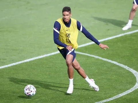 Tại sao Man Utd chưa xúc tiến bất kỳ thương vụ nào?