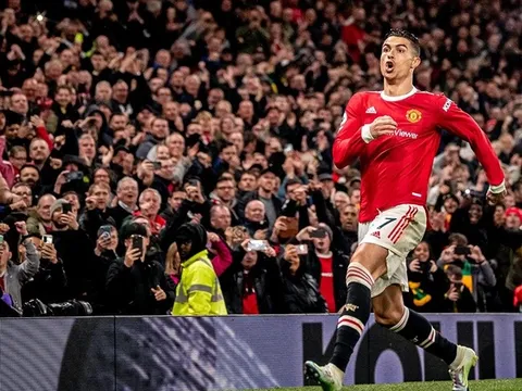 "Tại sao Ronaldo phải nói lời chia tay?"