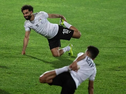 Tạm gạt gánh nặng ở Liverpool, Salah rạng rỡ khi về đội tuyển