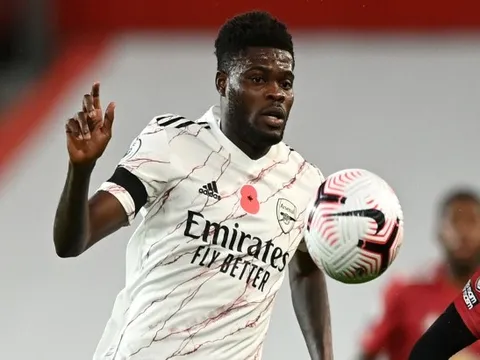 Tạm quên Partey, CĐV Arsenal đang ngất ngây với "Quái thú thầm lặng" trong tuyến giữa