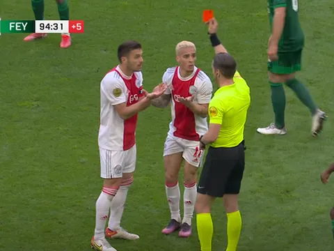 Tấm thẻ đỏ và sự kiên định kỳ lạ của Ten Hag với Antony