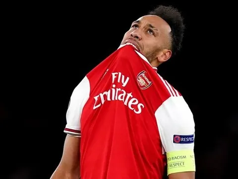 Tạm thoát khỏi Arsenal, Aubameyang lại hứng chịu đòn giáng xui xẻo