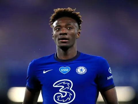 Viết 3 chữ sau trận thắng Spurs, Abraham khiến fan Chelsea phát cuồng