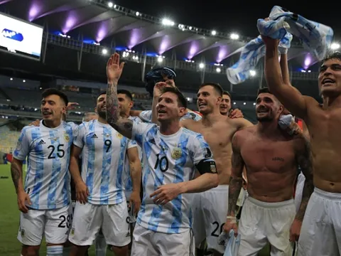 Tân binh của Man United ca ngợi Messi