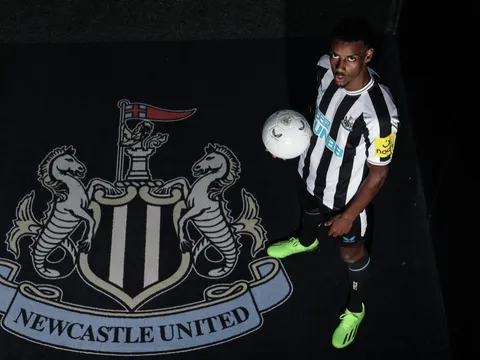 Tân binh đắt nhất lịch sử Newcastle có gì đặc biệt?