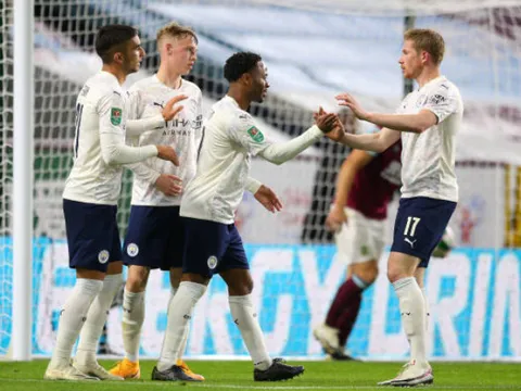 Tân binh ghi bàn, Man City thắng dễ Burnley, đoạt vé đi tiếp ở Cúp Liên đoàn