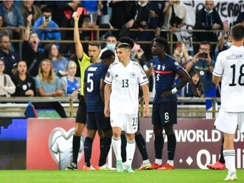 Tân binh hụt Chelsea lĩnh thẻ đỏ, Pháp ngậm ngùi chia điểm với Bosnia