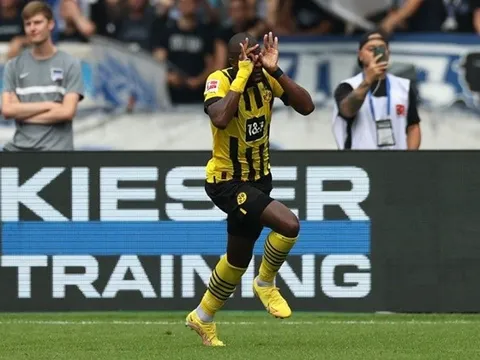 Tân binh nổ súng, Dortmund dễ dàng giành 3 điểm